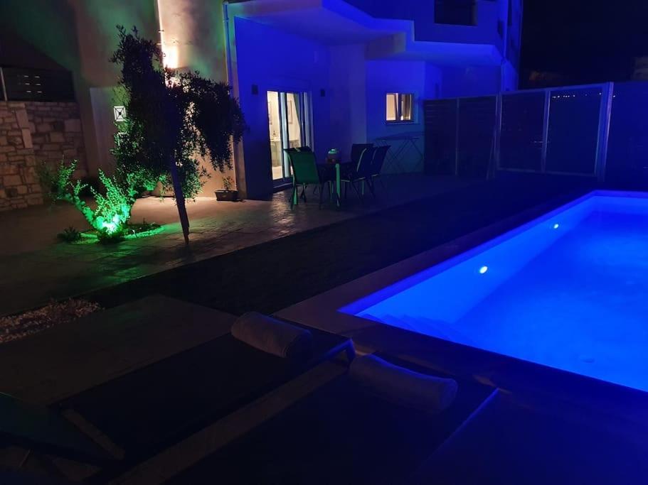 Villa Sheila With Private Pool Rúmeli Kültér fotó